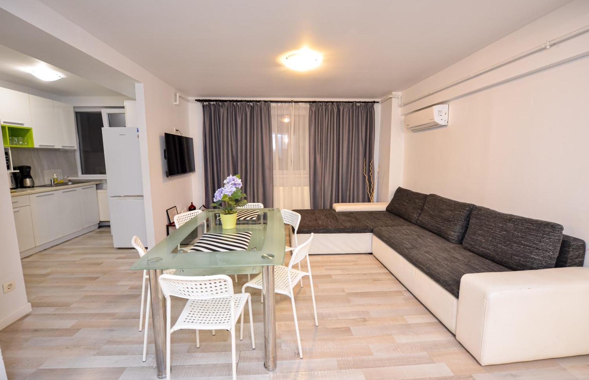 Dracula Adventure Tours Accommodation Bukarest Exteriör bild