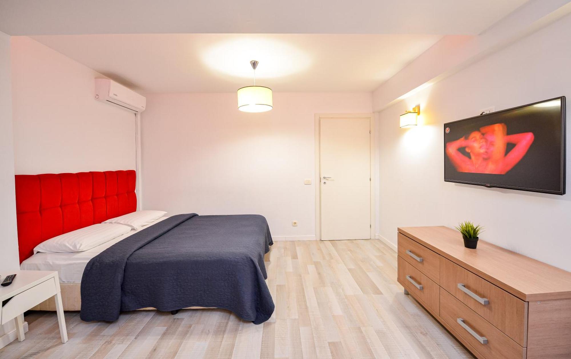 Dracula Adventure Tours Accommodation Bukarest Exteriör bild