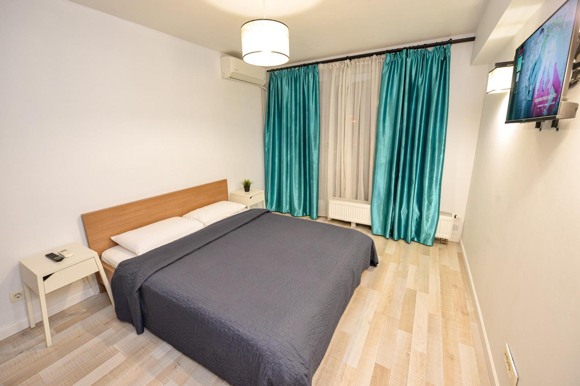 Dracula Adventure Tours Accommodation Bukarest Exteriör bild