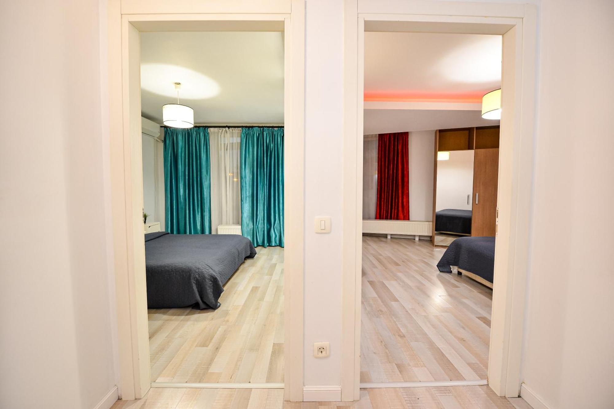Dracula Adventure Tours Accommodation Bukarest Exteriör bild