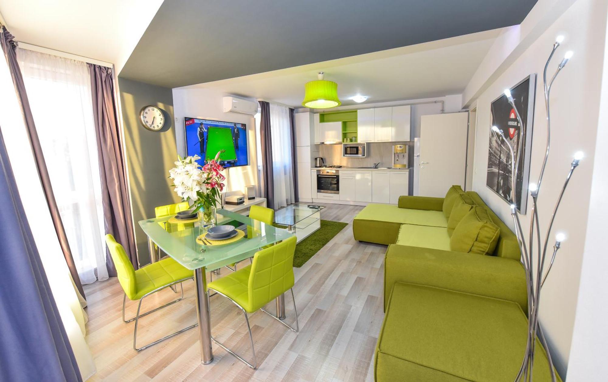 Dracula Adventure Tours Accommodation Bukarest Exteriör bild