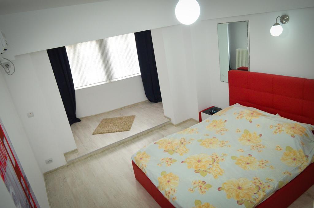 Dracula Adventure Tours Accommodation Bukarest Exteriör bild